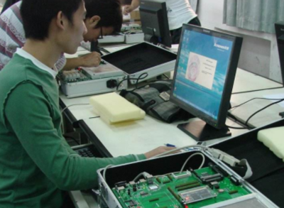 计算机科学与技术专业方向解析 软件开发（.NET/Java）与计算机软件技术服务